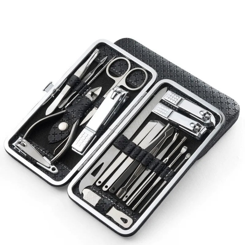 Ultimate 19-Piece Home Nail Care Set - Professional tools for perfect nails! Includes large nail clippers, dead skin remover, precision eyebrow trimmer, and stylish leather case.
مجموعة قصّ الأظافر المنزلية بـ 19 قطعة - أدوات احترافية .