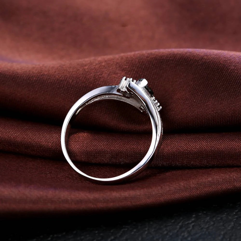 Classic Style 925 Sterling Silver Engagement Ring with Austrian Crystal - خاتم خطوبة بتصميم كلاسيكي من الفضة الاسترليني 925 مع بلورات نمساوية - مجوهرات أنيقة للنساء والفتيات بجودة عالية"