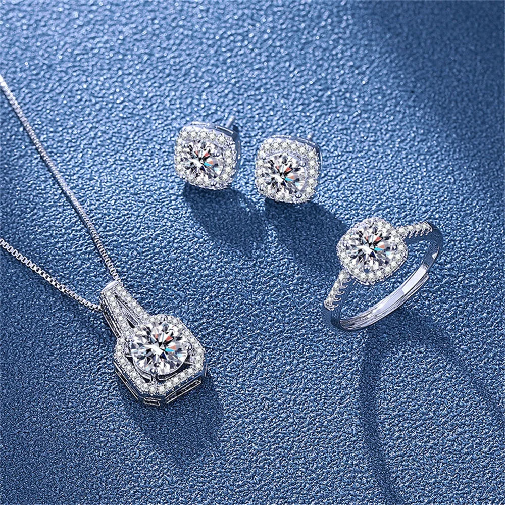 Sparkling Silver Jewelry Set for Elegant Evenings and Special Occasions - مجموعة مجوهرات فاخرة باللون الفضي للسهرات والمناسبات الخاصة